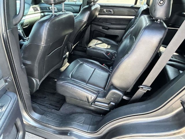 Certified 2019 Ford Explorer XLT w/ Equipment Group 202A FWD image 27