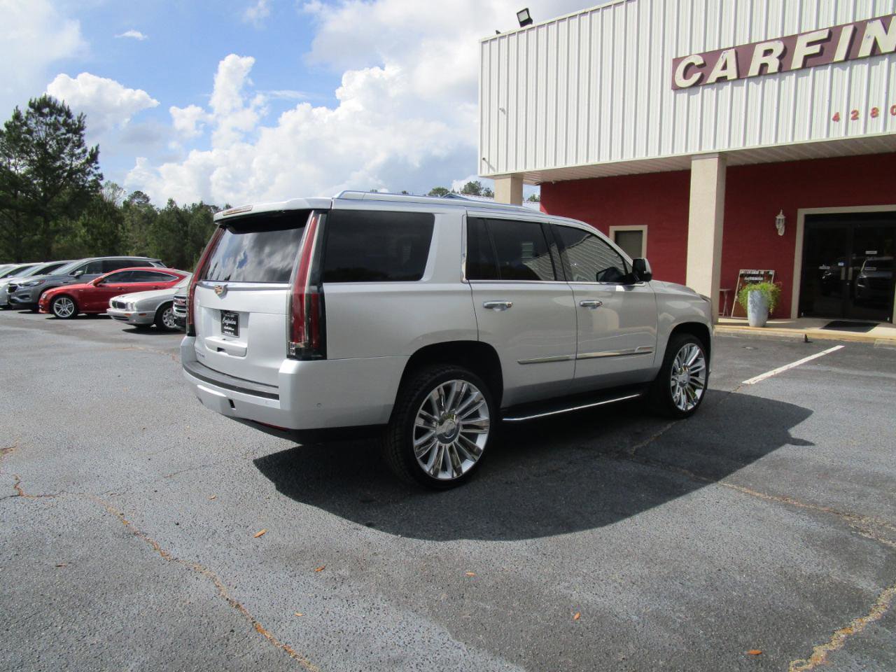 Used 2020 Cadillac Escalade Luxury RWD image 4
