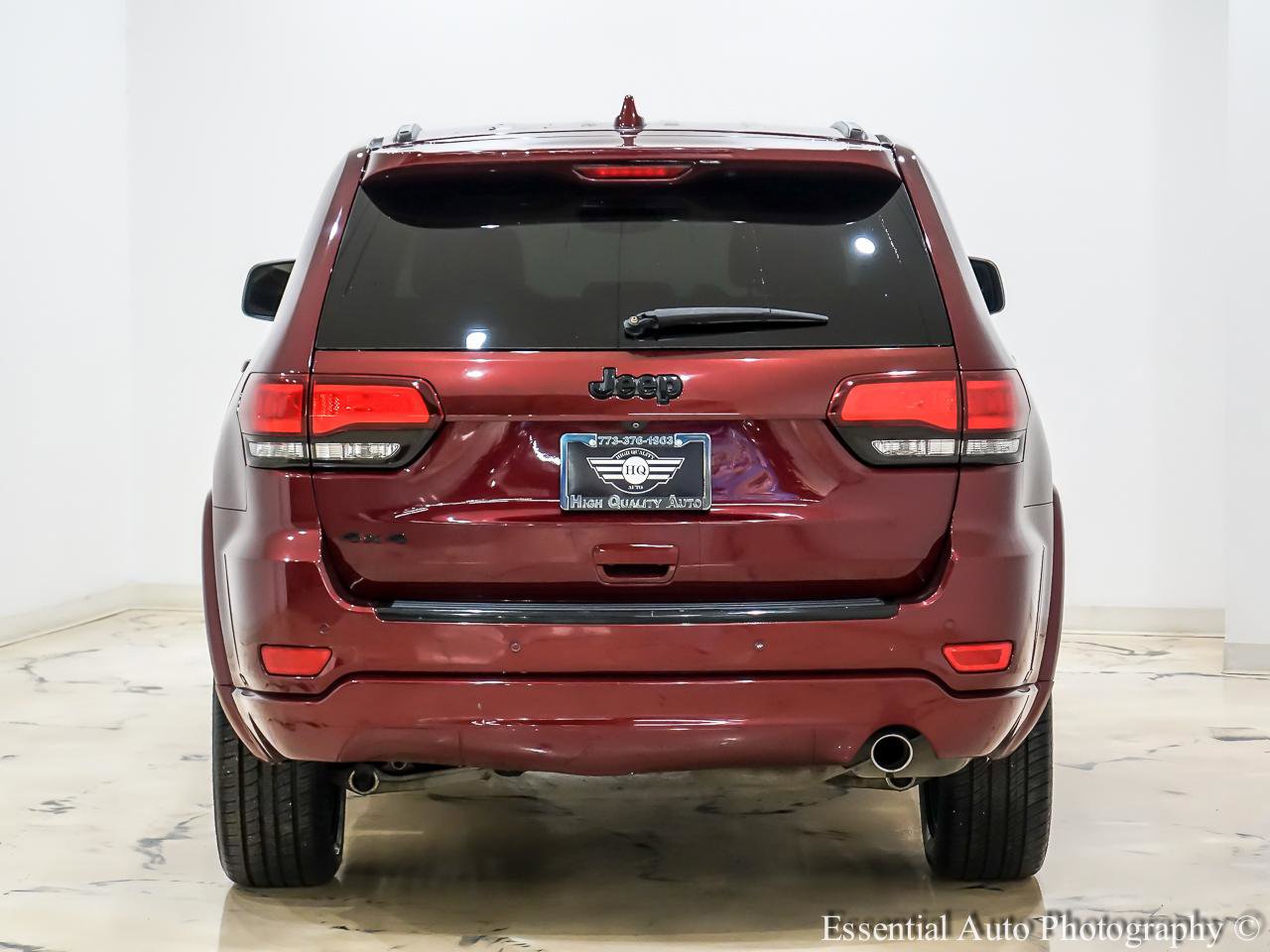 Used 2017 Jeep Grand Cherokee Altitude AWD/4WD image 7