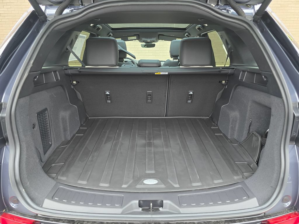 New 2025 Land Rover Discovery Sport Dynamic SE AWD/4WD image 18