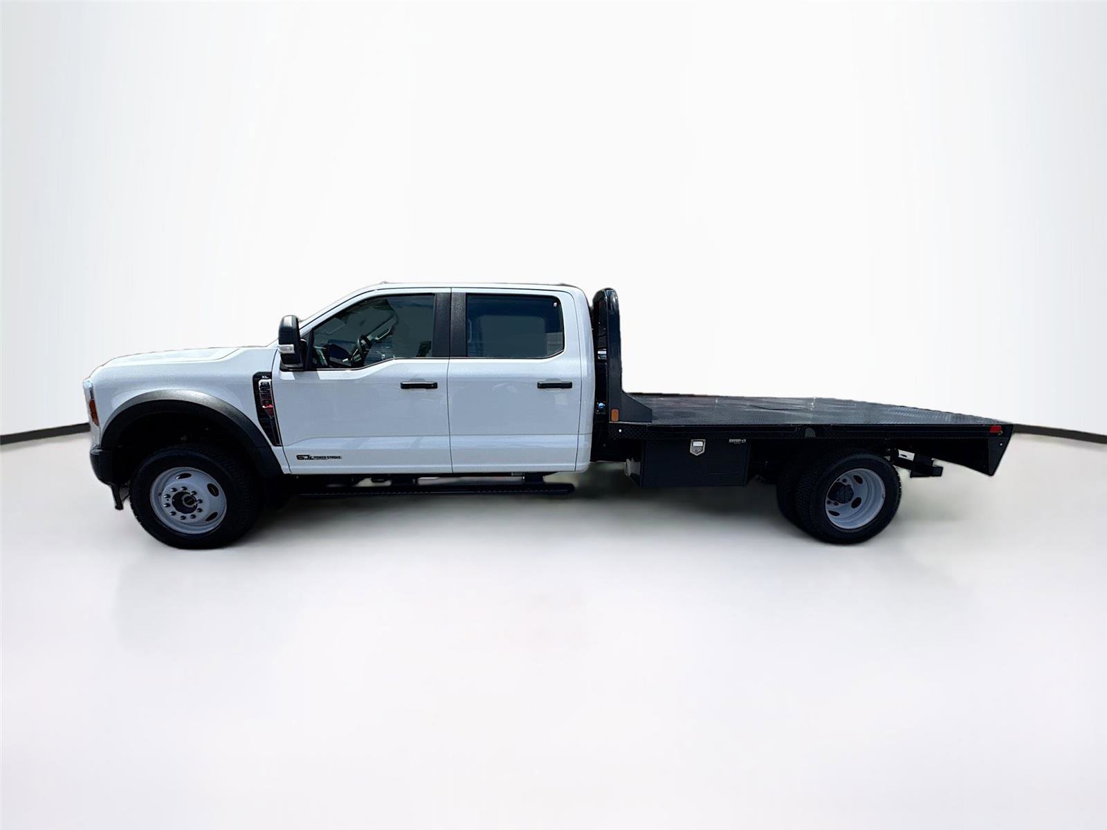 Used 2025 Ford F550 4x4 Crew Cab Super Duty image 26
