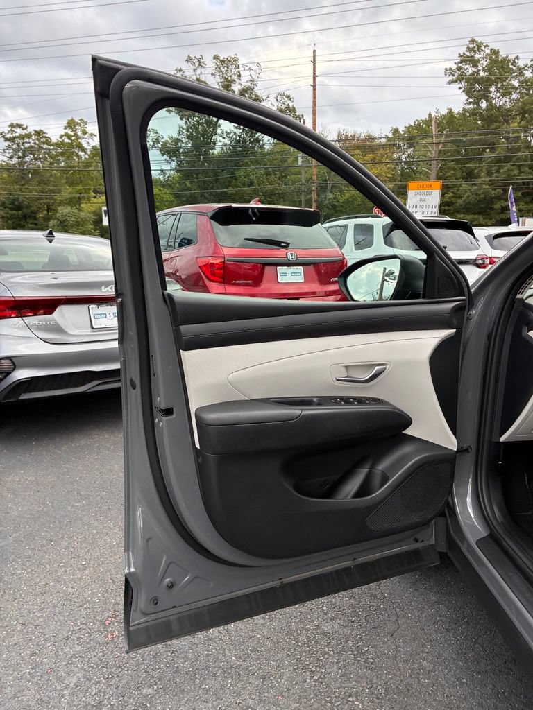 Used 2025 Hyundai Tucson SEL AWD/4WD image 26