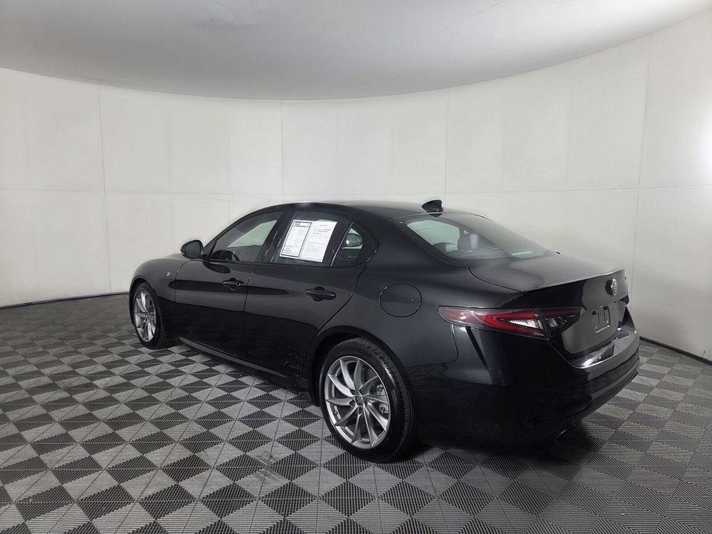 Used 2024 Alfa Romeo Giulia Ti w/ Active Assist Plus Package image 8