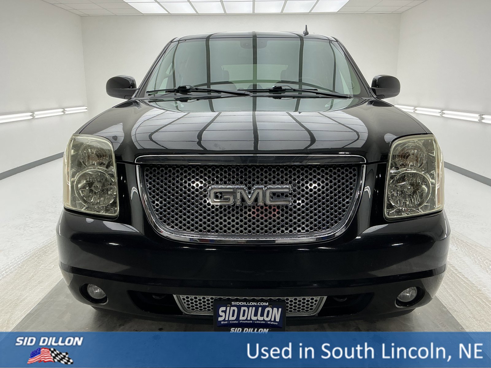Used 2008 GMC Yukon Denali image 2