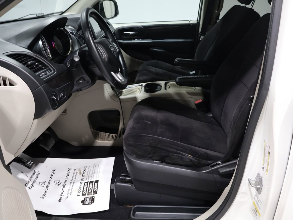 Used 2013 Dodge Grand Caravan SXT w/ UConnect Hands-Free Group image 9