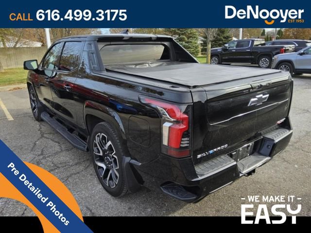 Used 2024 Chevrolet Silverado EV RST AWD/4WD image 3
