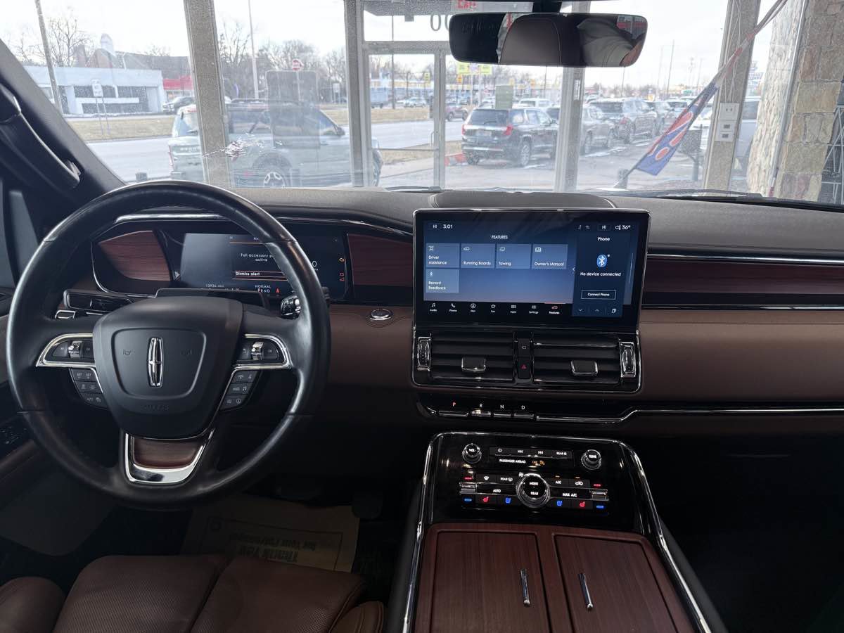 Used 2024 Lincoln Navigator Reserve AWD/4WD image 40