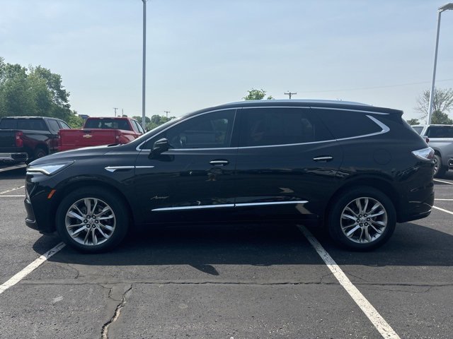 Used 2023 Buick Enclave Avenir image 6