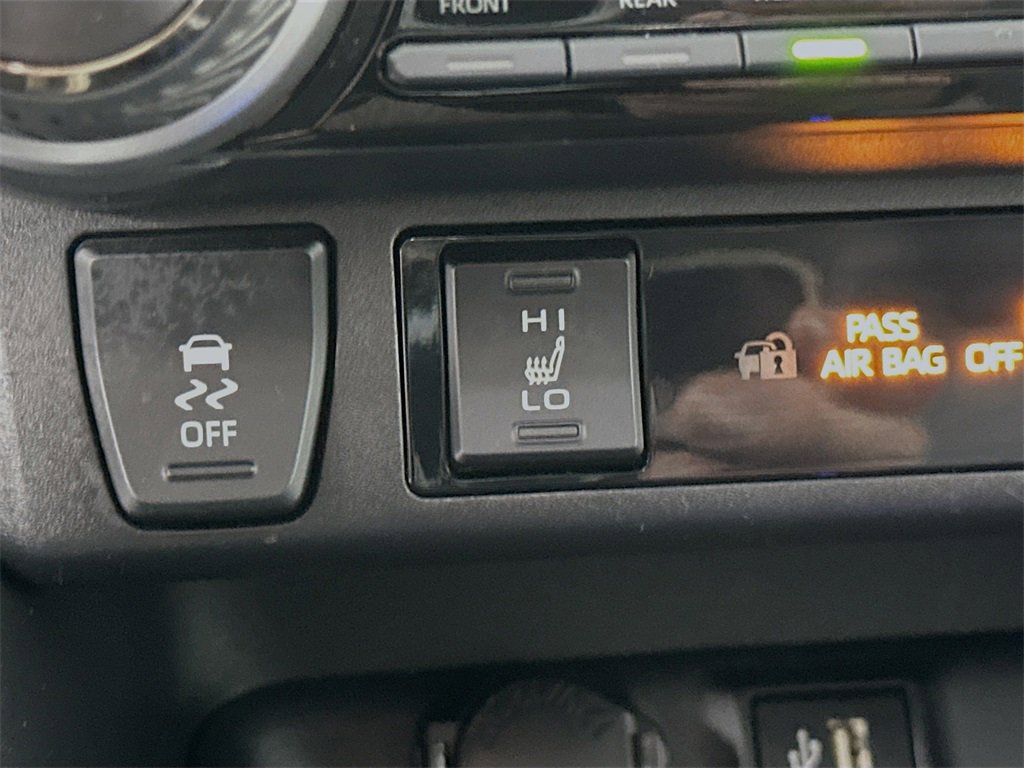 Used 2025 Toyota RAV4 XLE image 24