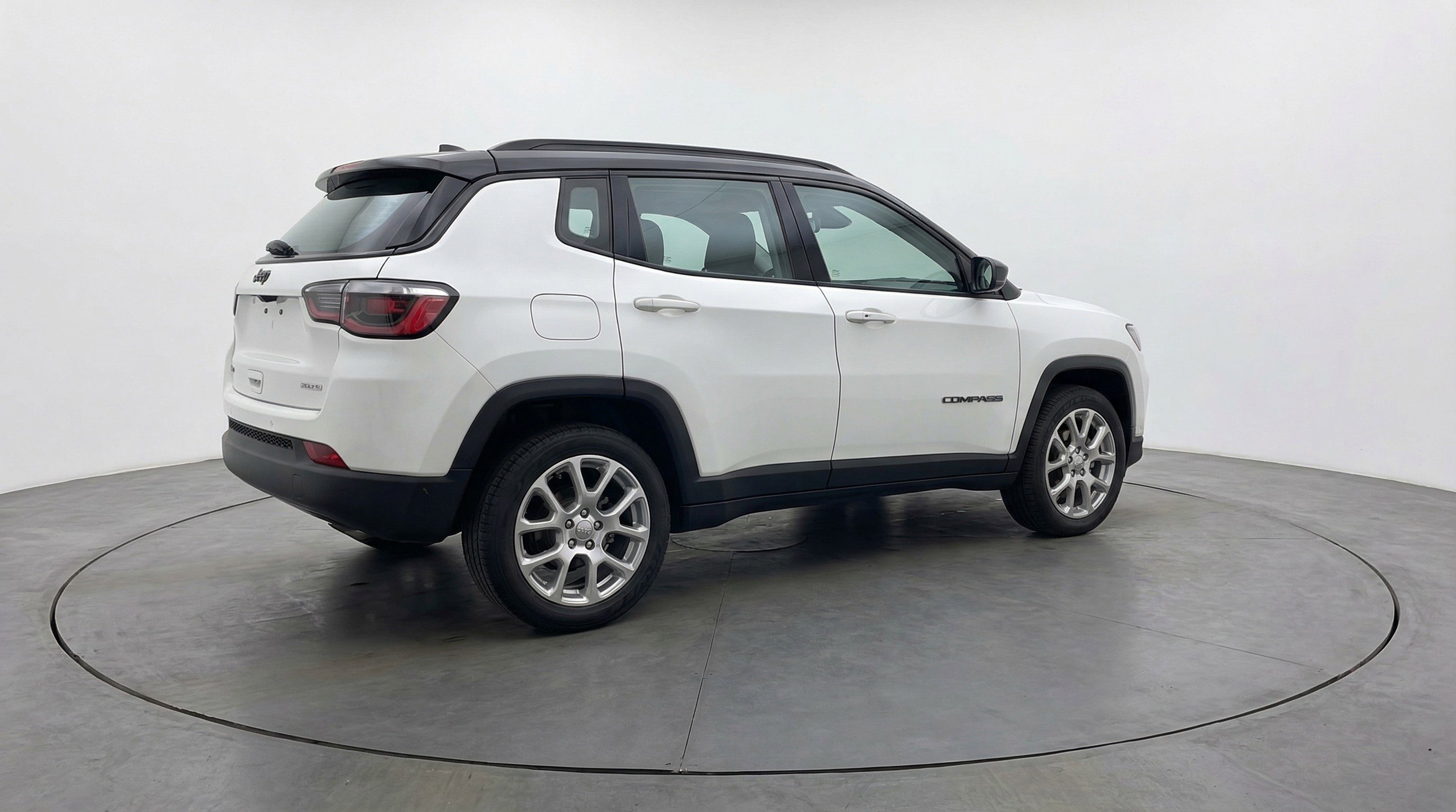 Used 2025 Jeep Compass Limited AWD/4WD image 9