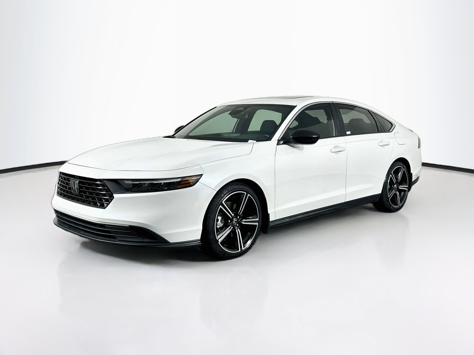Used 2024 Honda Accord Sport image 3