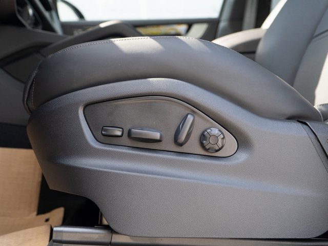 New 2026 Porsche Cayenne image 20