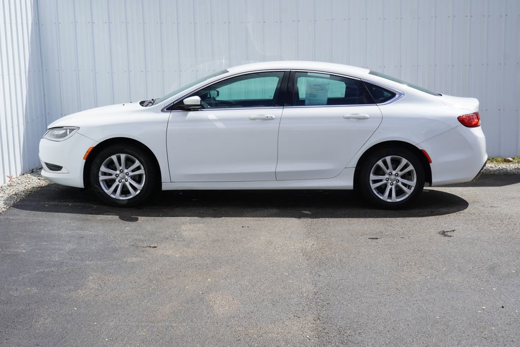 Used 2016 Chrysler 200 Limited FWD image 3