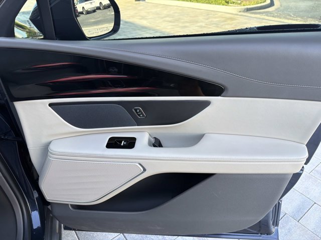 Certified 2024 Lincoln Nautilus Premier AWD/4WD image 19