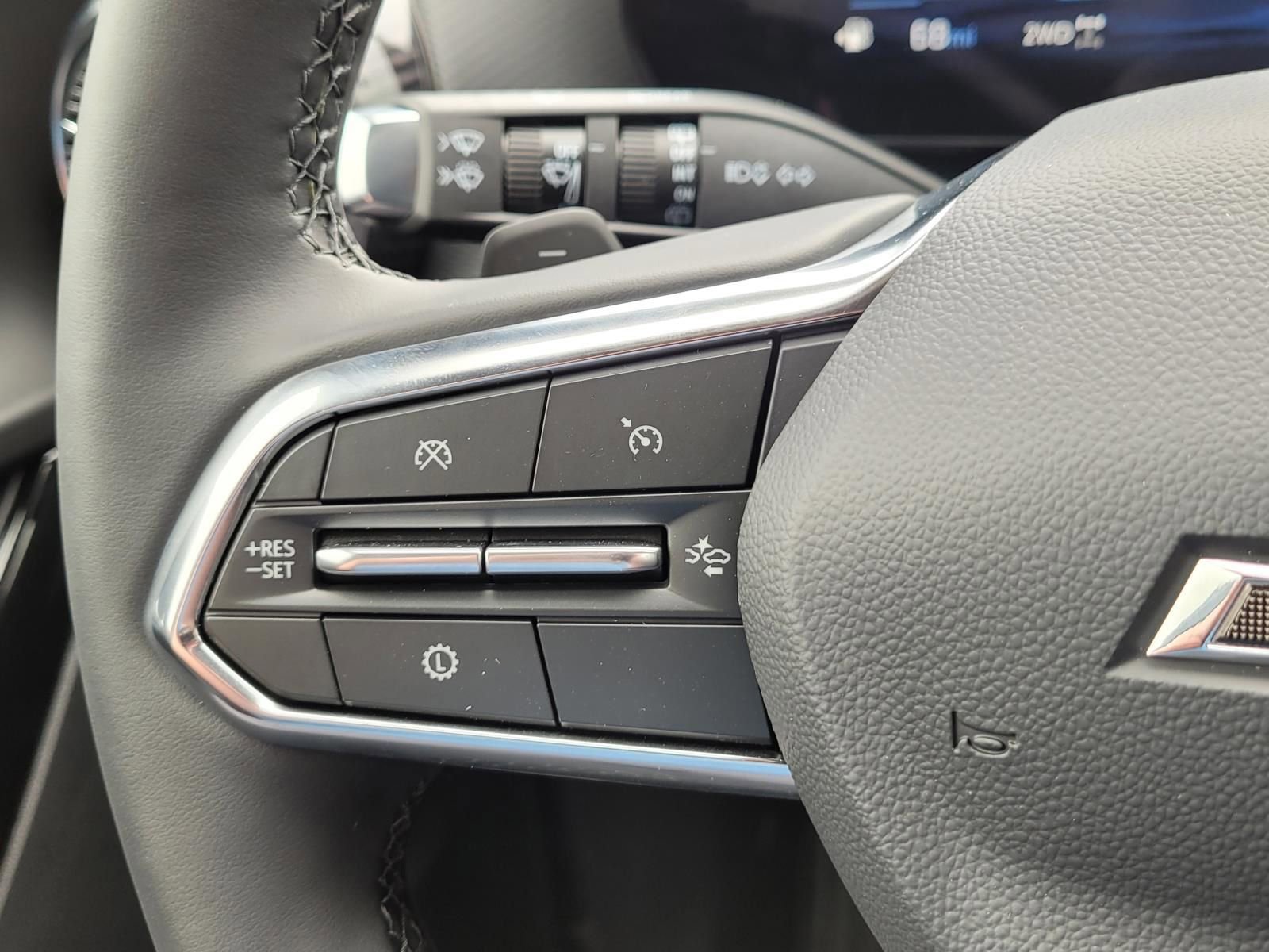 New 2026 Chevrolet Equinox LT w/ Midnight Edition AWD/4WD image 23