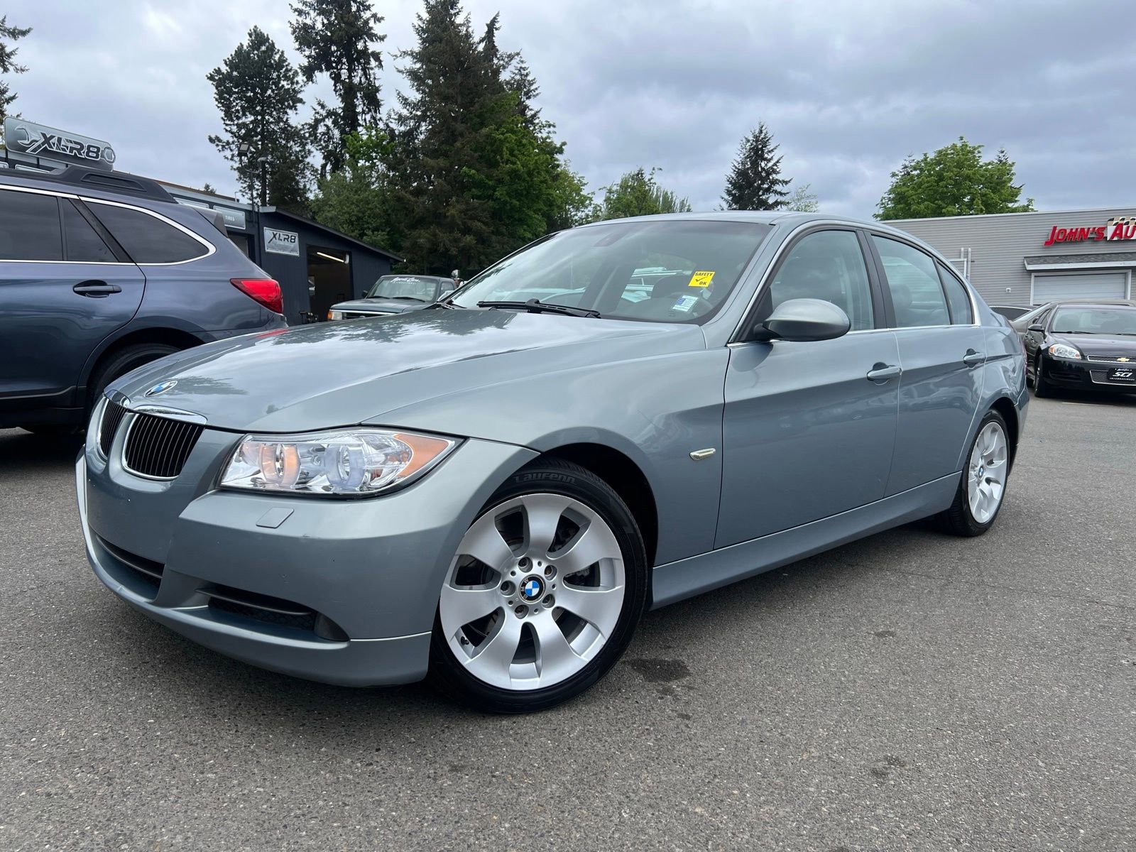 Used 2006 BMW 330xi Sedan AWD/4WD image 1