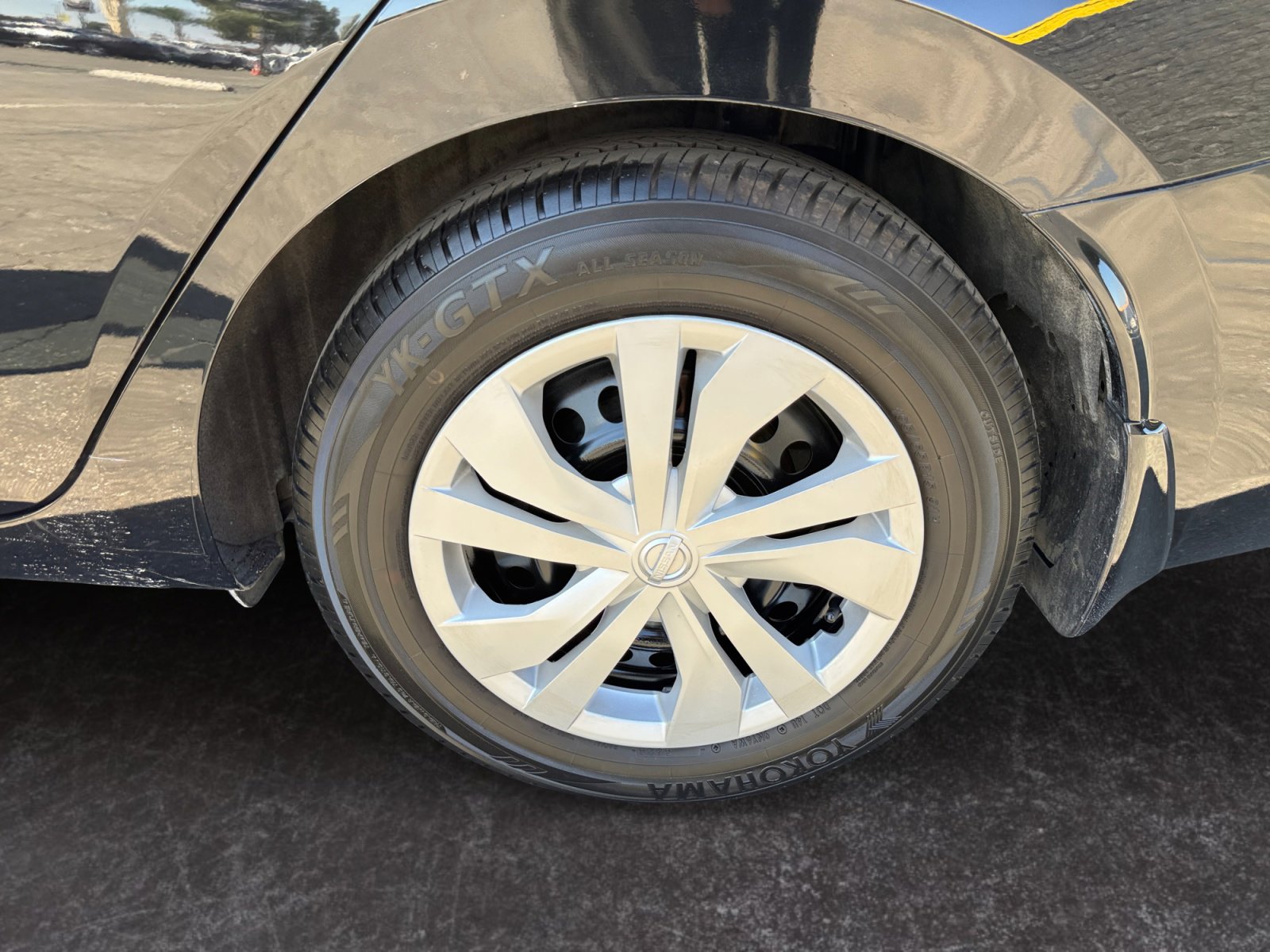 Used 2020 Nissan Versa S FWD image 14