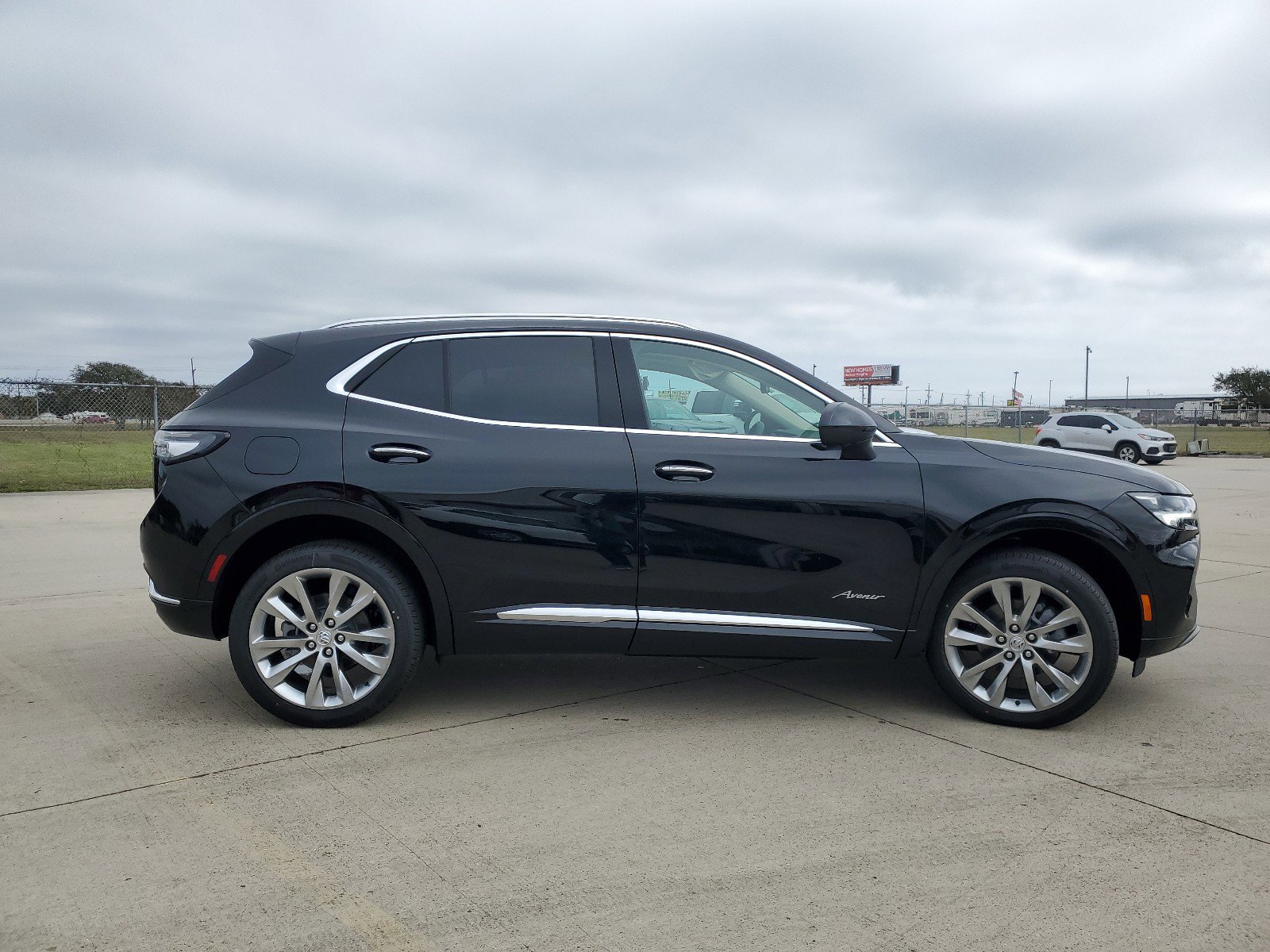 Used 2023 Buick Envision Avenir image 4