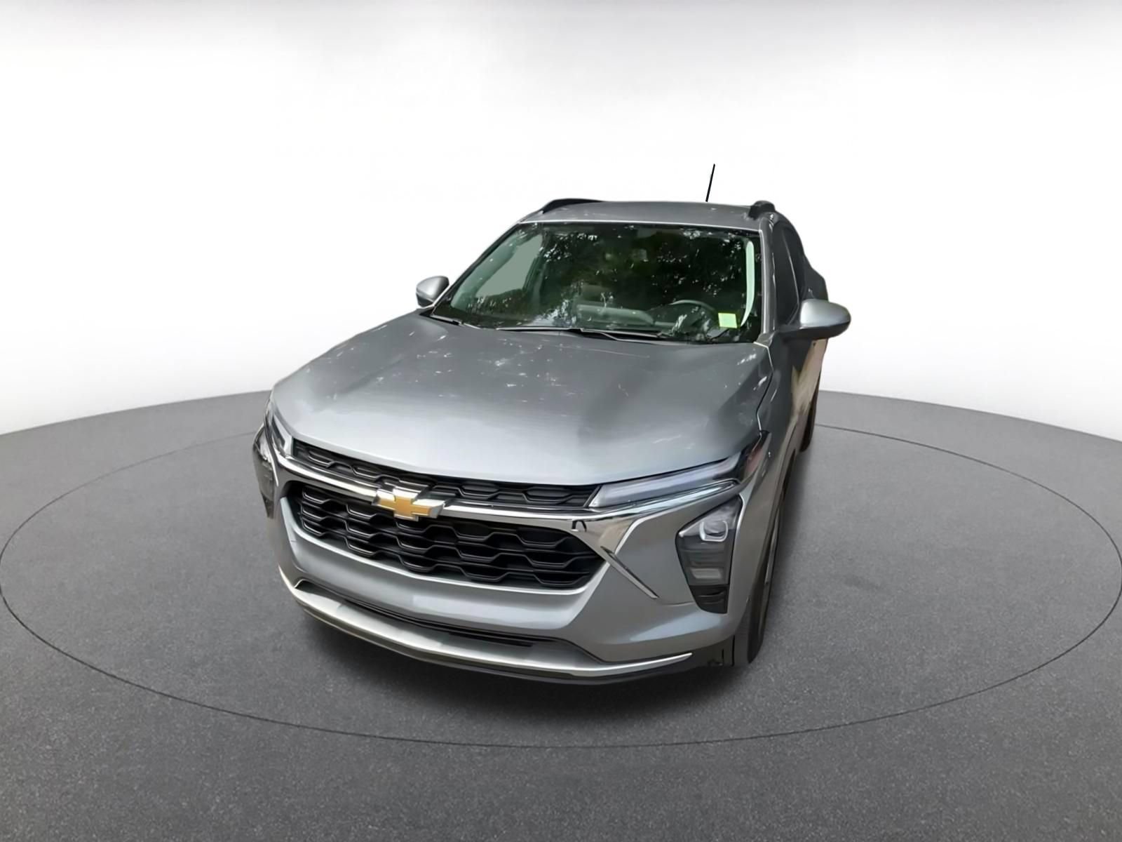 Used 2025 Chevrolet Trax LT w/ LT Convenience Package FWD image 4