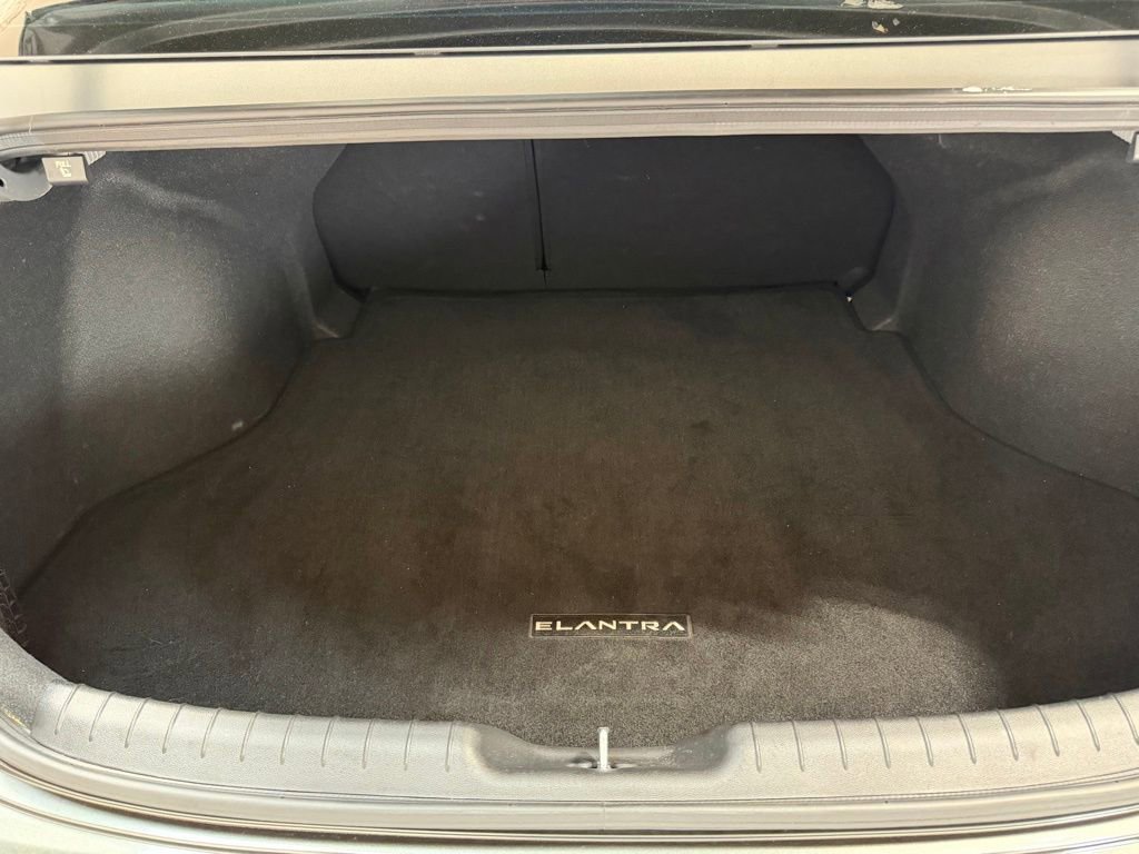 Certified 2024 Hyundai Elantra SEL w/ Convenience Package image 12