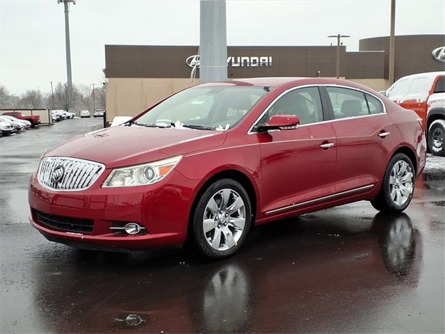 Used 2013 Buick LaCrosse Leather w/ Driver Confidence Package image 2