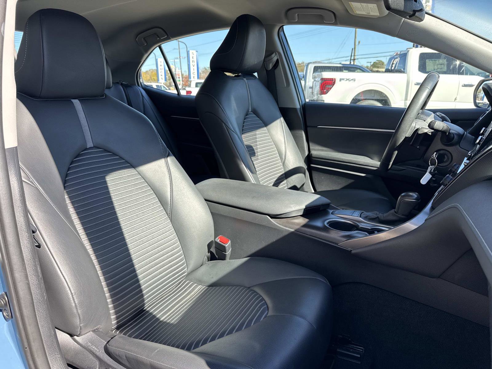 Used 2024 Toyota Camry SE image 9