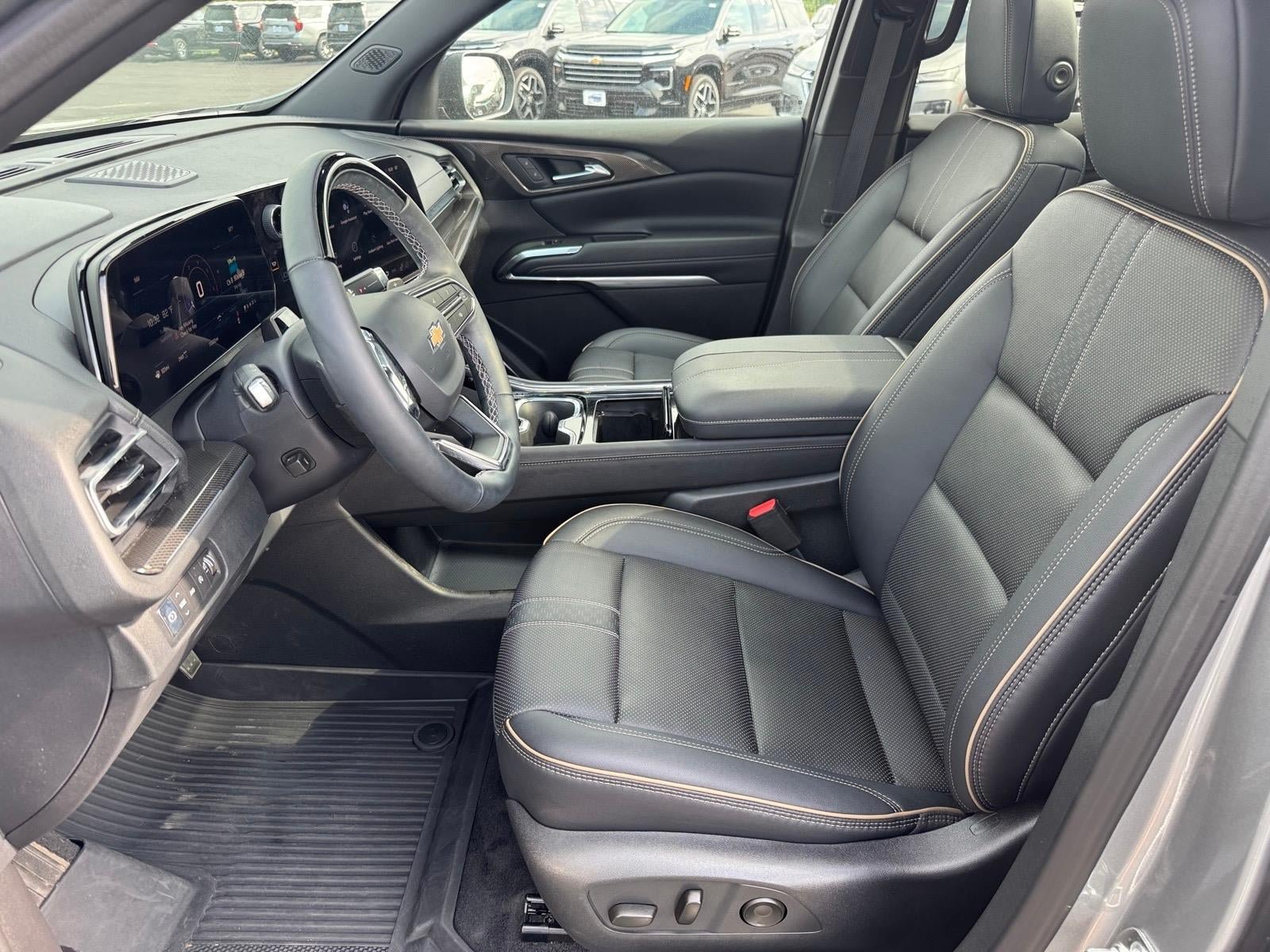 Used 2026 Chevrolet Traverse High Country w/ LPO, Floor Liner Package AWD/4WD image 5