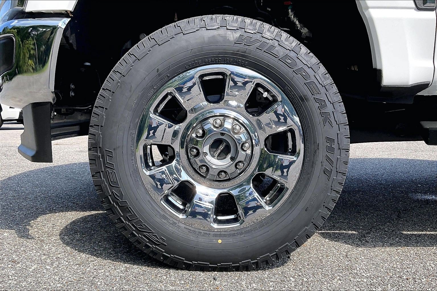 Certified 2025 Ford F250 Lariat w/ Chrome Package AWD/4WD image 9