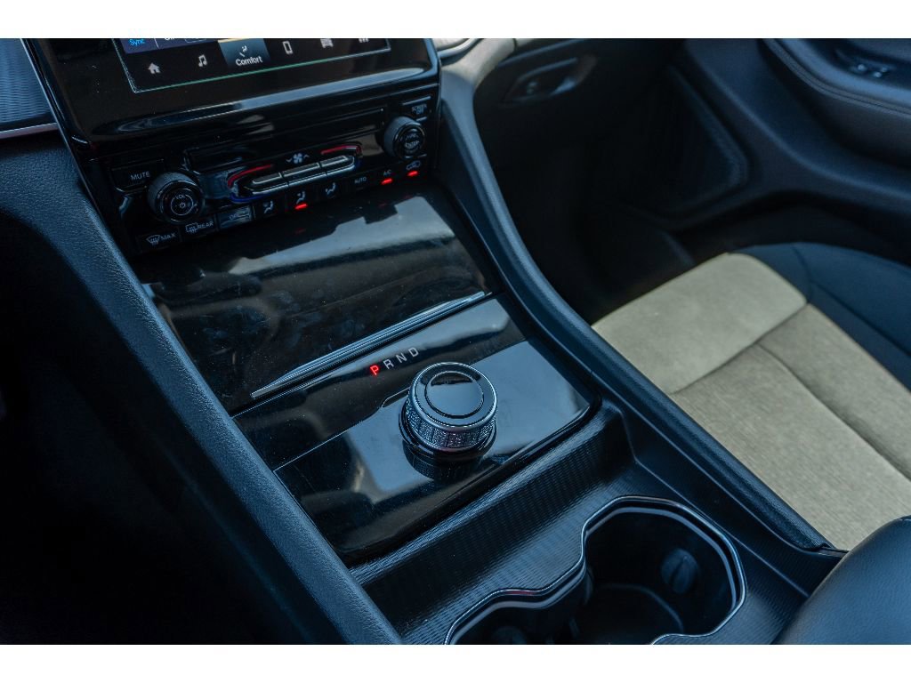 Used 2024 Jeep Grand Cherokee L Laredo image 29