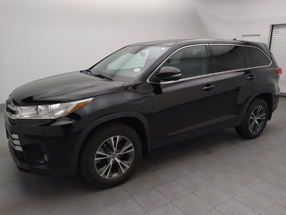 Used 2018 Toyota Highlander Plus w/ Protection Package #3 AWD/4WD image 2