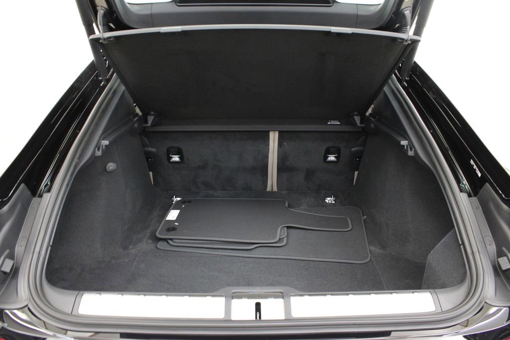 New 2026 Porsche Panamera image 36