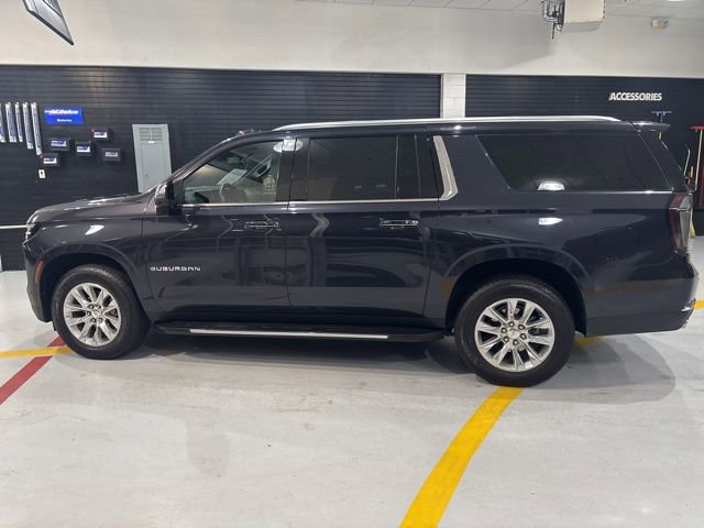 Used 2025 Chevrolet Suburban Premier image 5