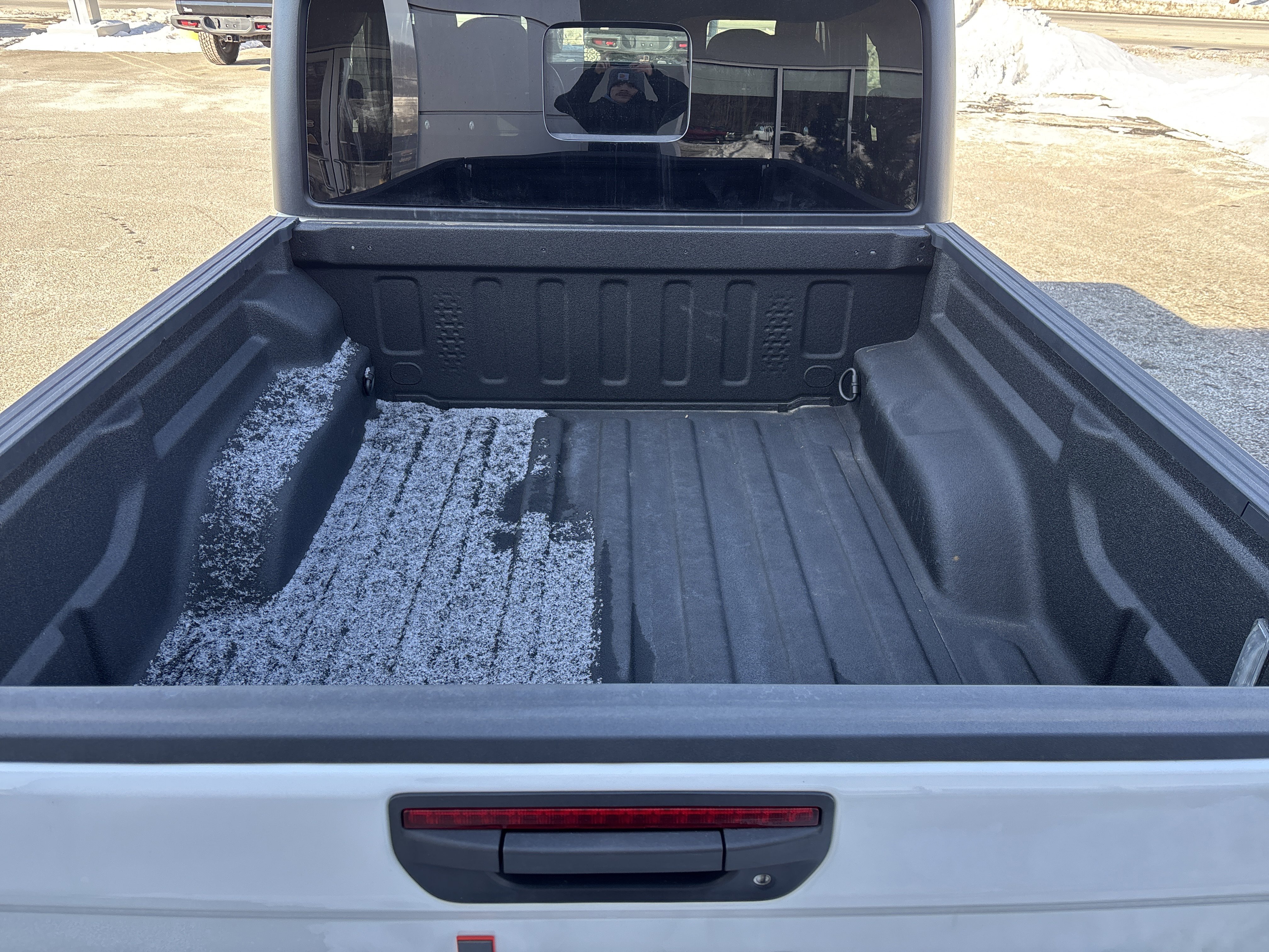 Used 2024 Jeep Gladiator Mojave w/ Technology Group image 5