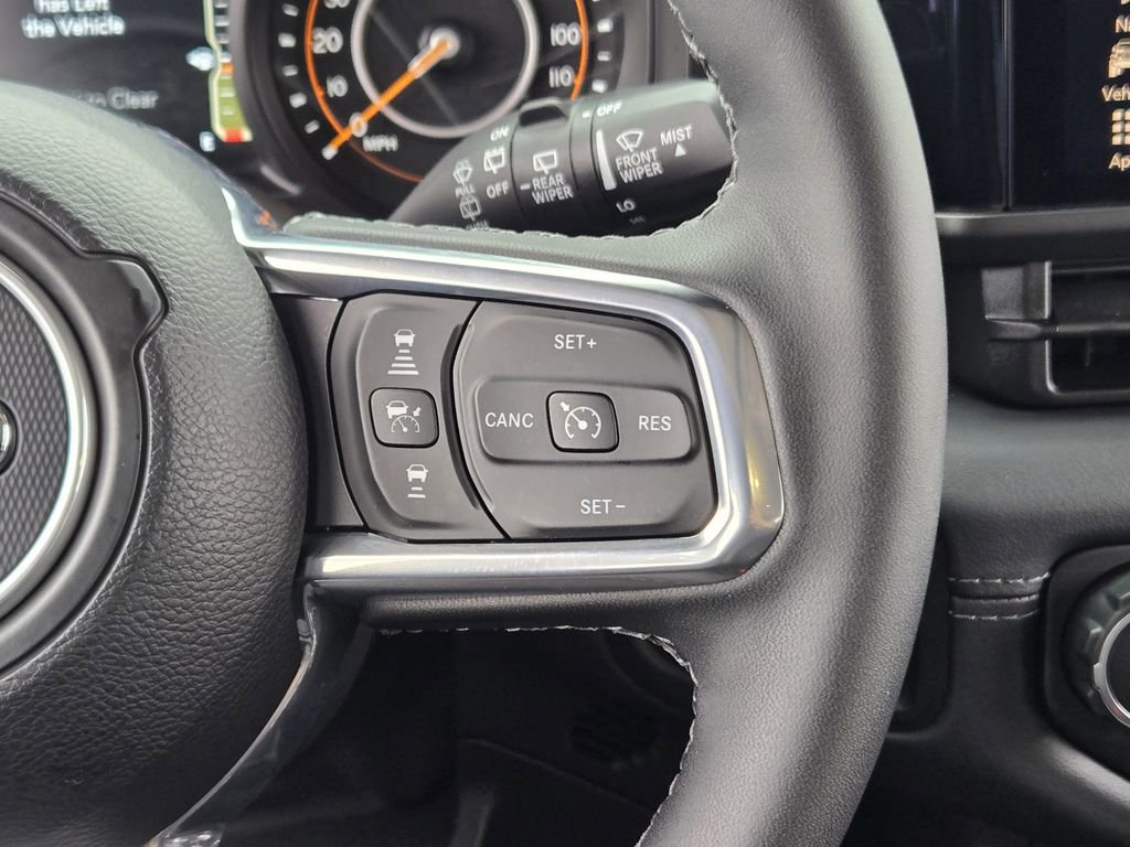 Used 2025 Jeep Wrangler Unlimited Sahara AWD/4WD image 37