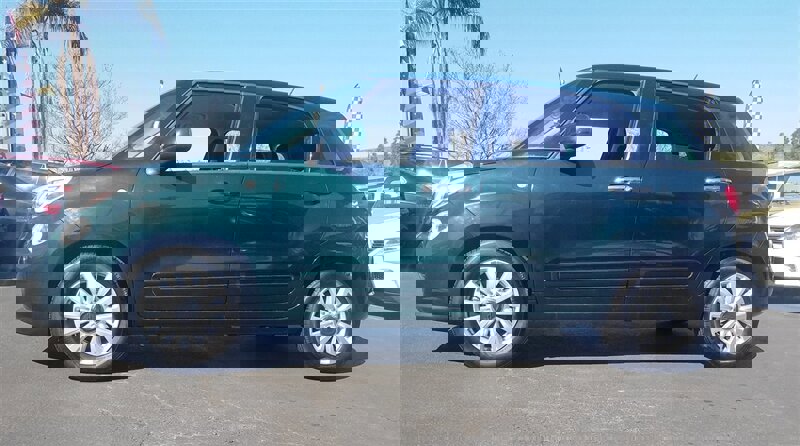 Used 2014 FIAT 500L Easy w/ Popular Equipment Group image 2