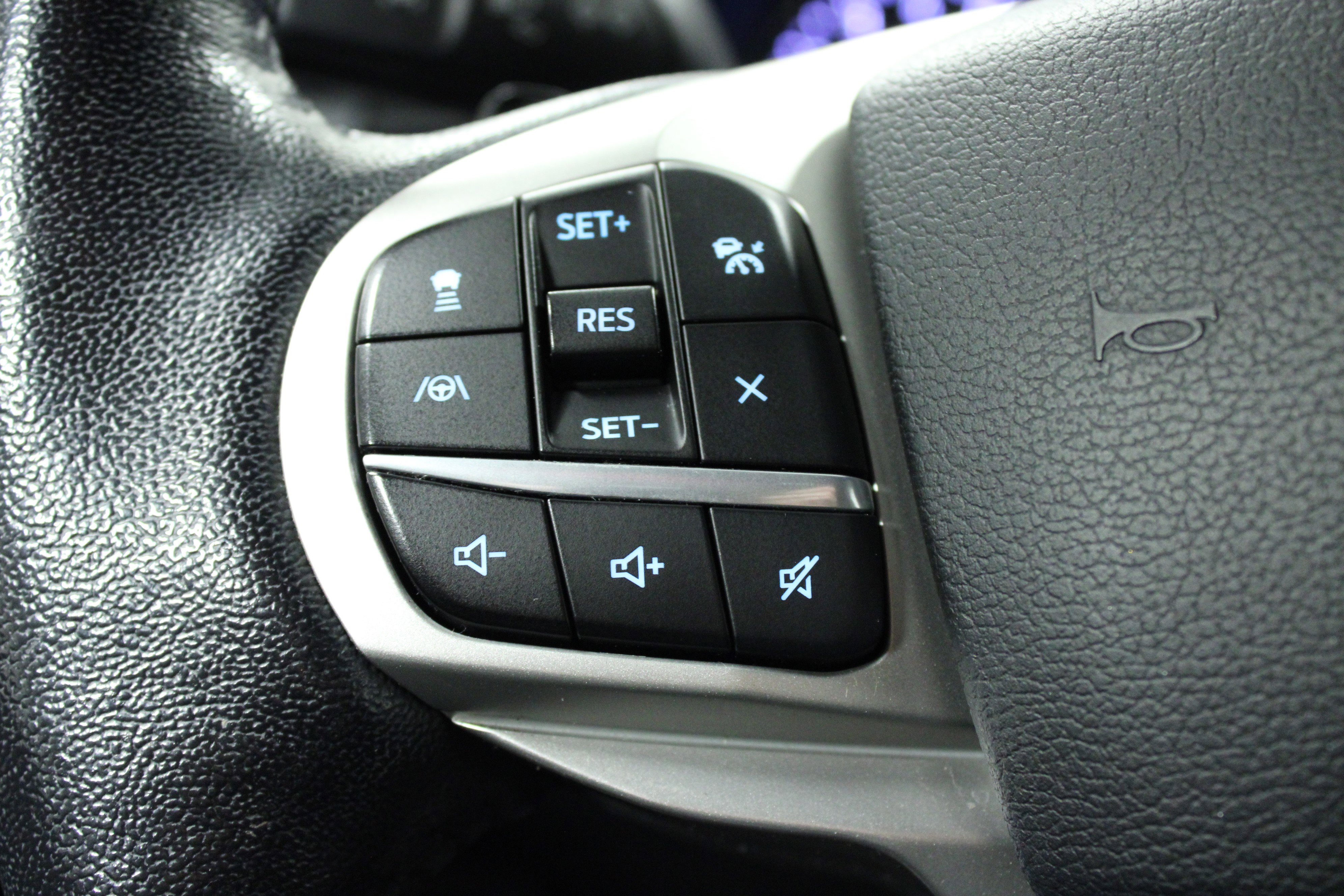 Used 2020 Ford Explorer Limited w/ Hybrid Equipment Group 310A image 21