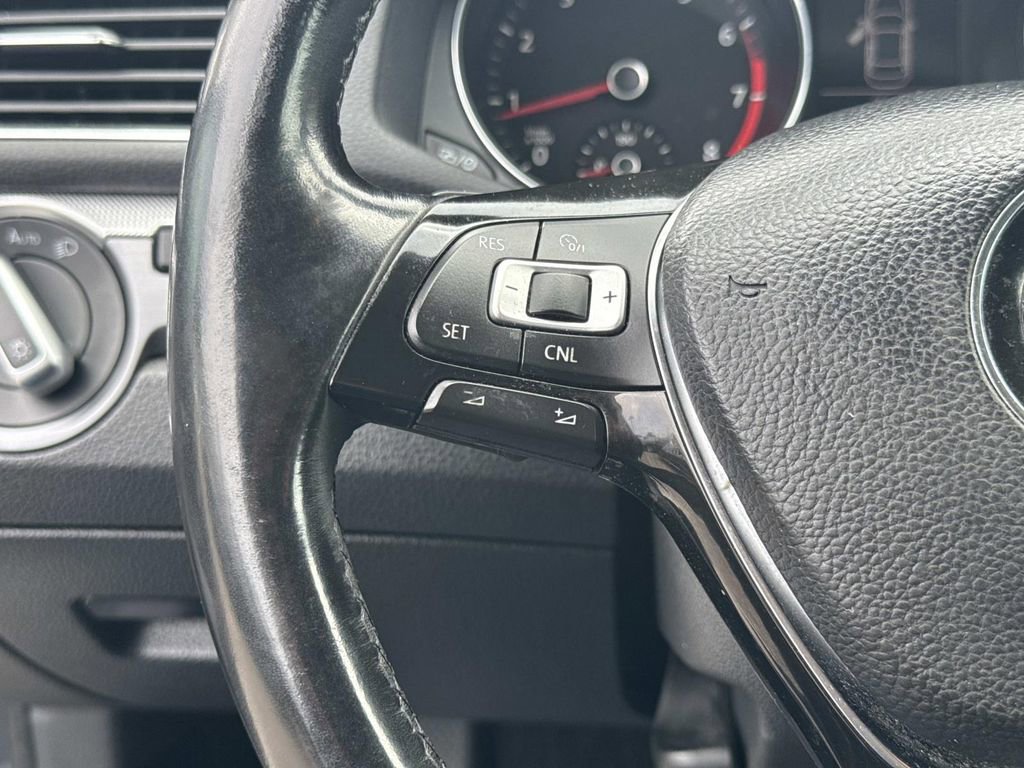 Used 2016 Volkswagen Passat 1.8T R-Line w/ R-Line Lighting Package image 29