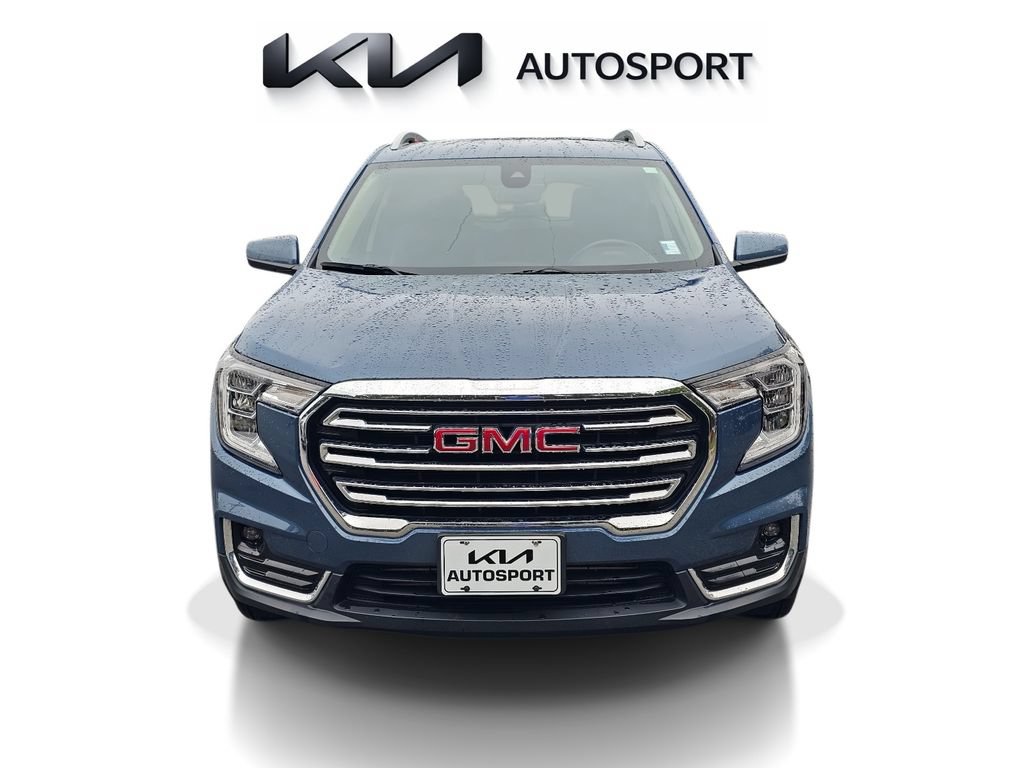 Used 2024 GMC Terrain SLT AWD/4WD image 2