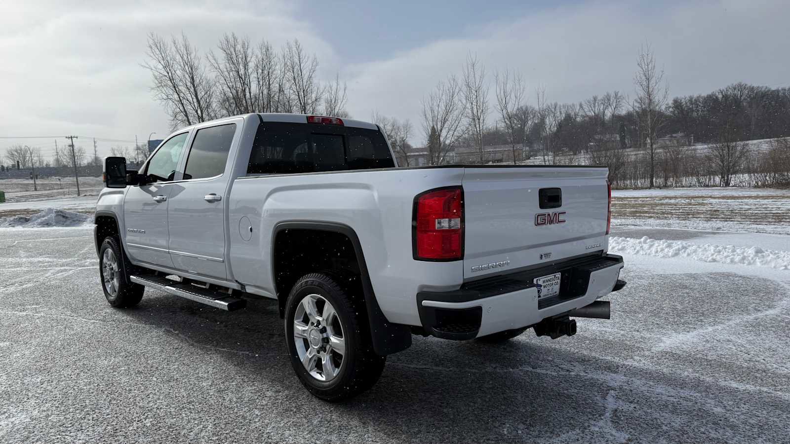 Used 2019 GMC Sierra 2500 Denali w/ Duramax Plus Package AWD/4WD image 5