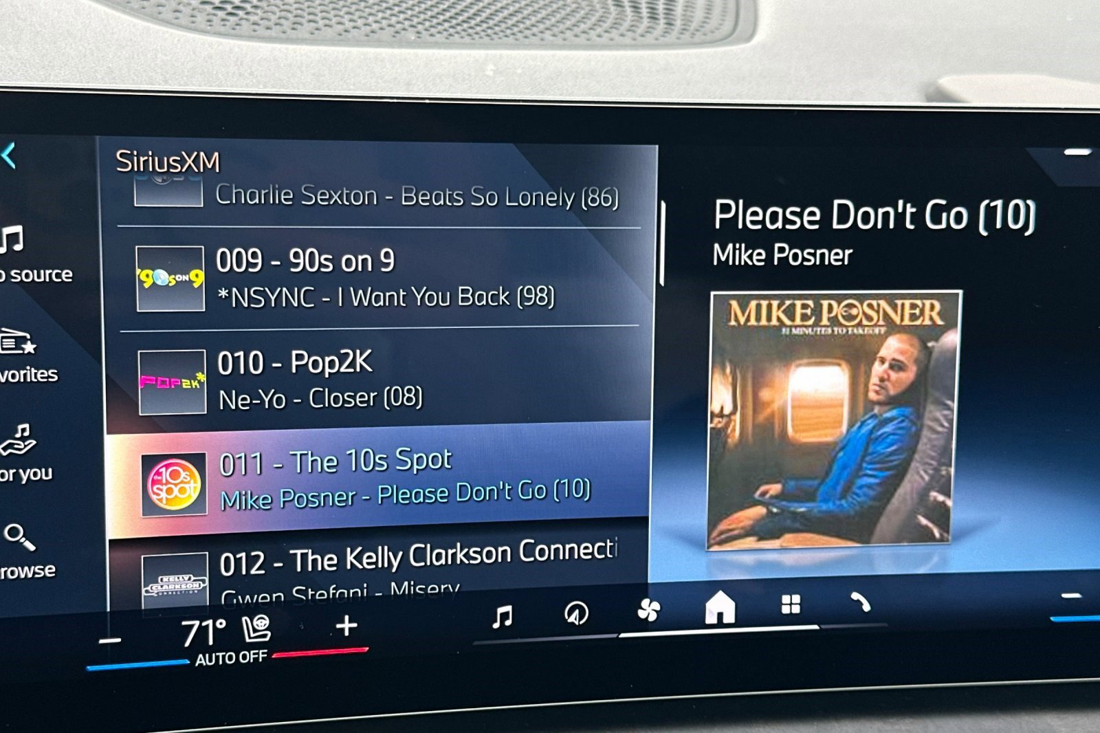 Used 2025 BMW X7 xDrive40i w/ Premium Package image 24