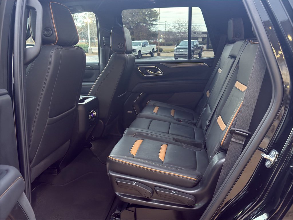 Used 2024 GMC Yukon AT4 w/ Technology Package AWD/4WD image 10