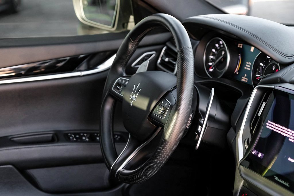 Used 2023 Maserati Ghibli Modena RWD image 13