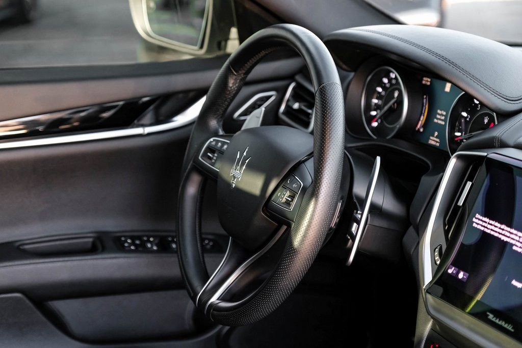 Used 2023 Maserati Ghibli Modena RWD image 13