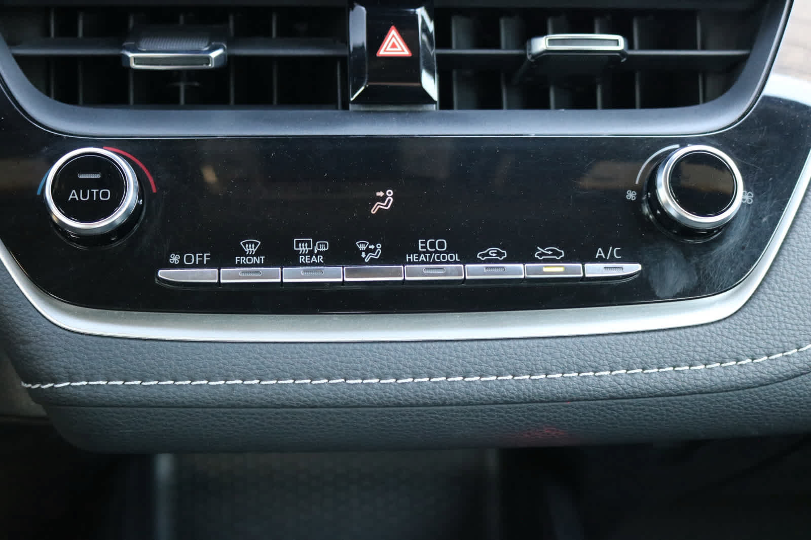 Used 2022 Toyota Corolla SE FWD image 17