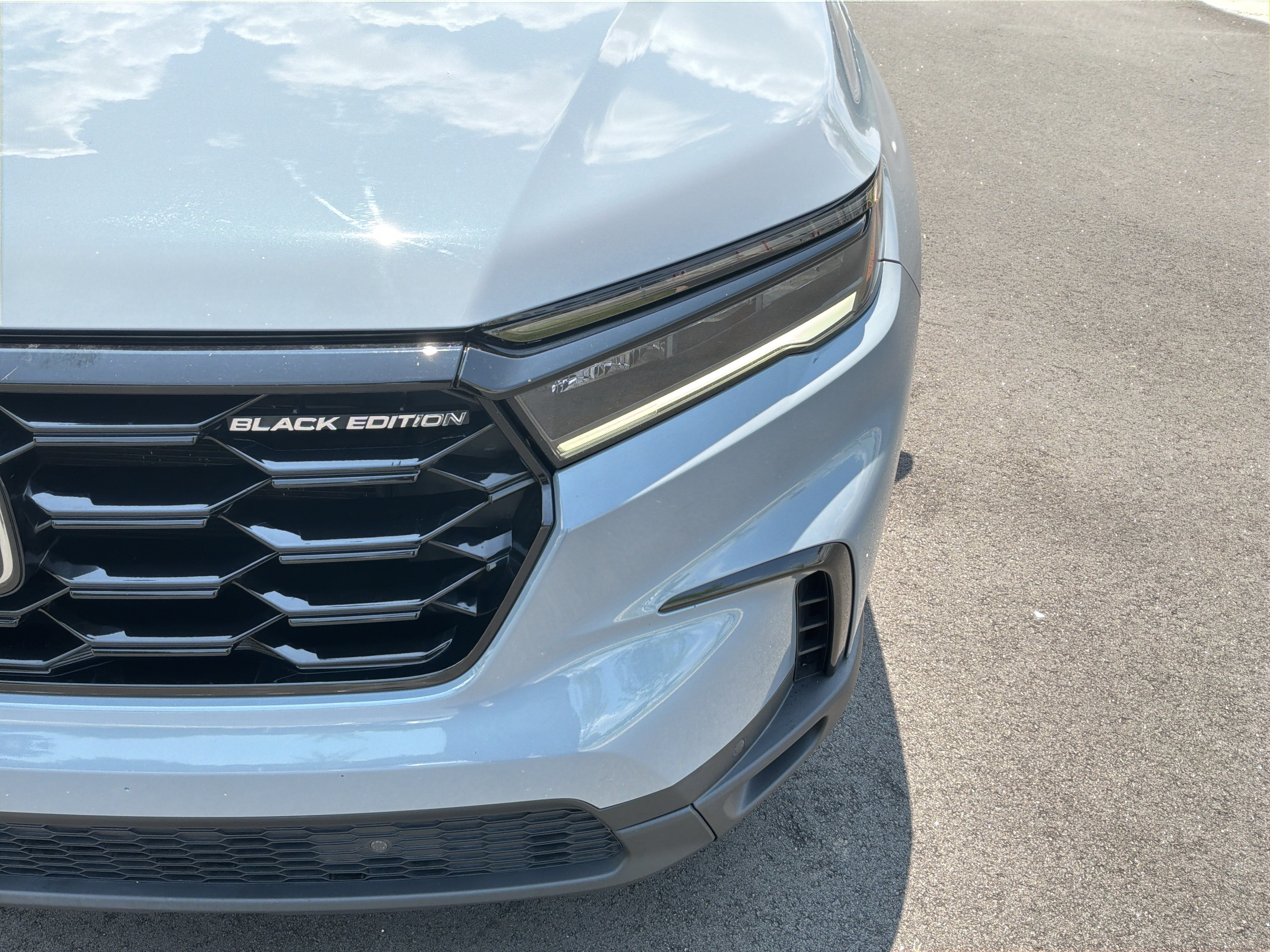 Used 2025 Honda Pilot Black Edition image 6