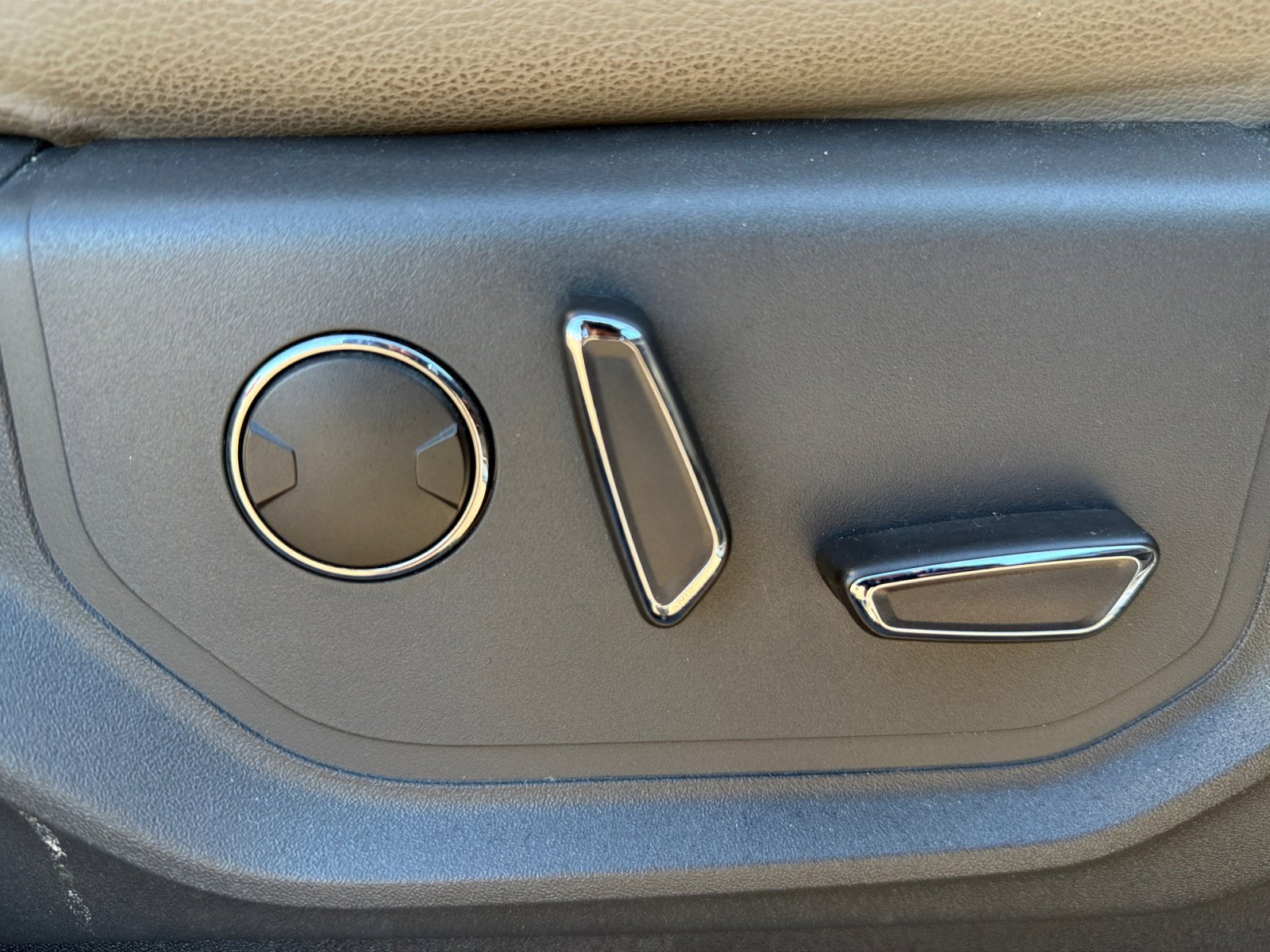 Used 2019 Ford Expedition Limited image 31