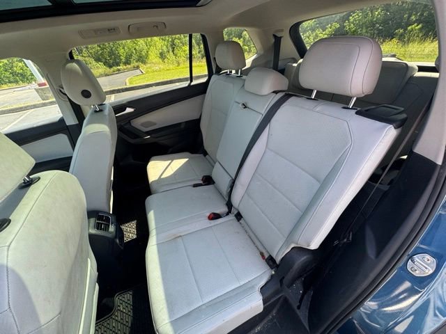 Used 2018 Volkswagen Tiguan SE w/ Panoramic Sunroof Package FWD image 11