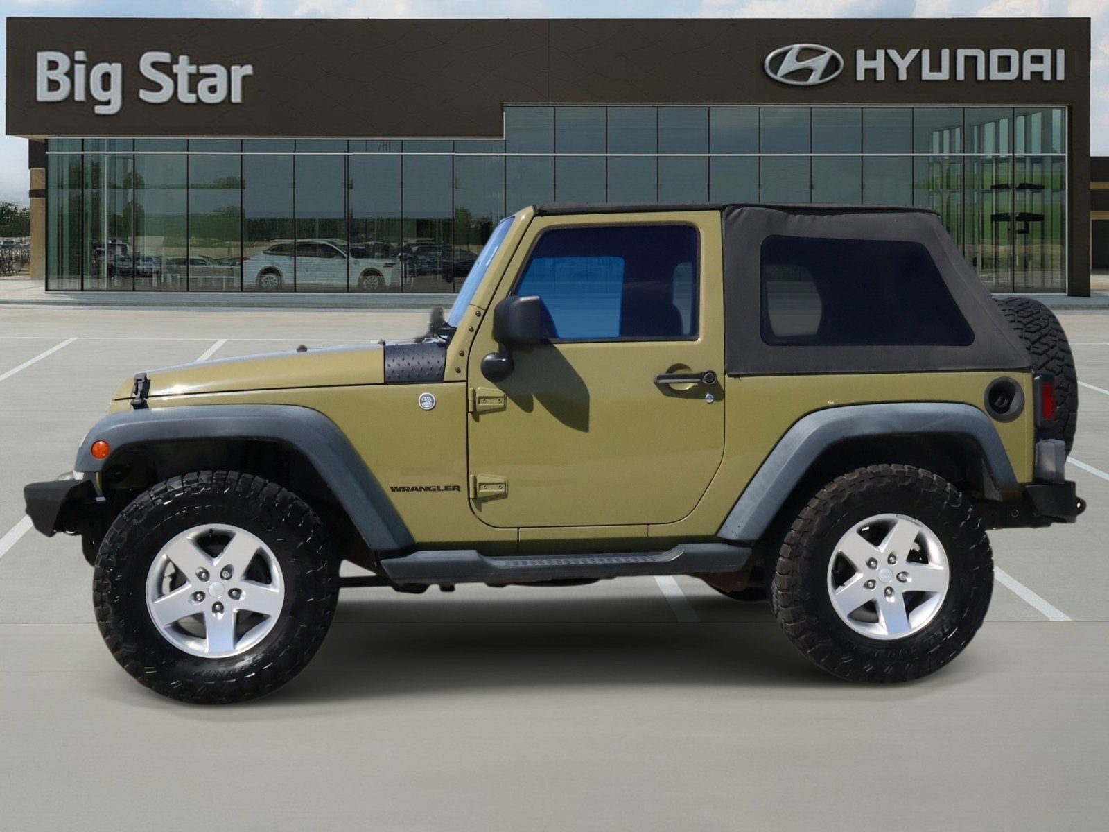 Used 2013 Jeep Wrangler Sport AWD/4WD image 2
