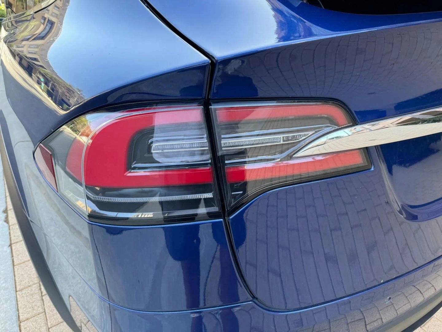 Used 2018 Tesla Model X 75D image 35