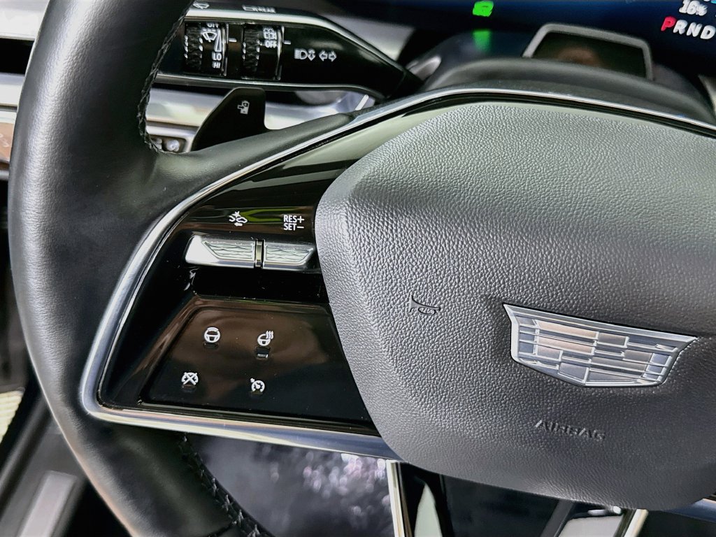 Used 2024 Cadillac Lyriq Sport AWD/4WD image 23